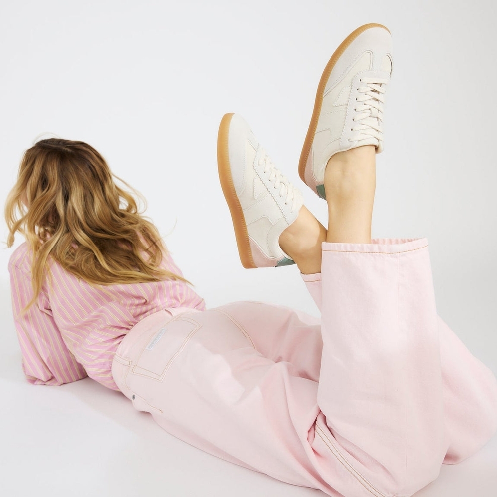 TOMS Women Leather/suede Collins Shoes - Picture 2 of 9